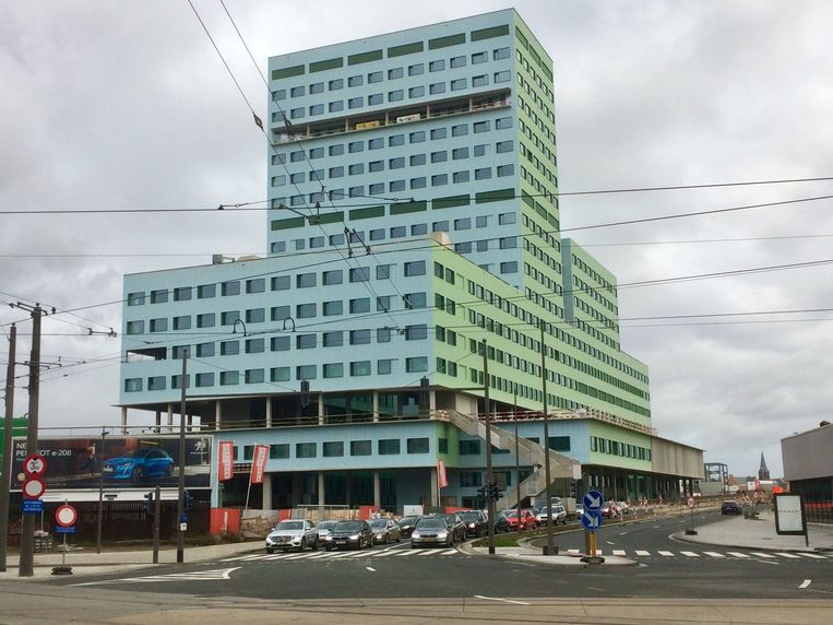 Modern utiliteitsgebouw in aanbouw met focus op luchtdichtheid en energie-efficiëntie door BlowerTechnic